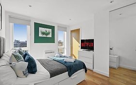 Stunning 3-Bedroom Flat With Parking